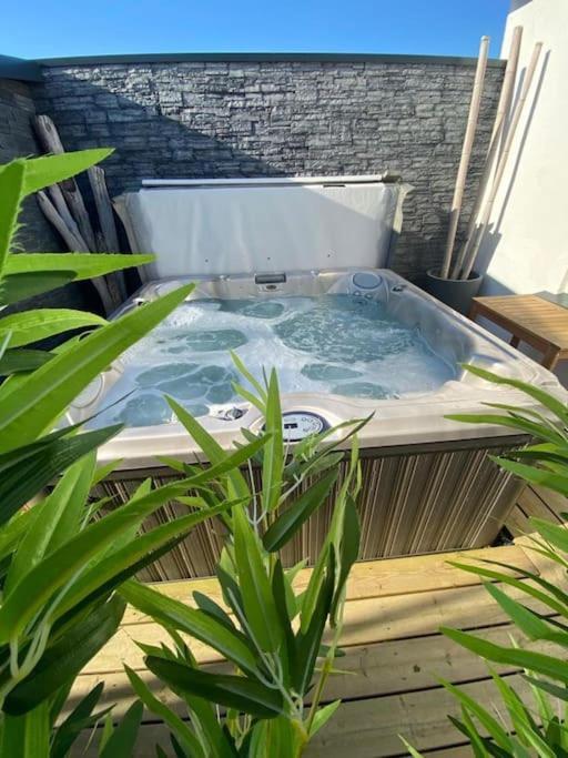 Villa Avec Jacuzzi Proche De La Mer Et Du Centre Barbatre Bagian luar foto